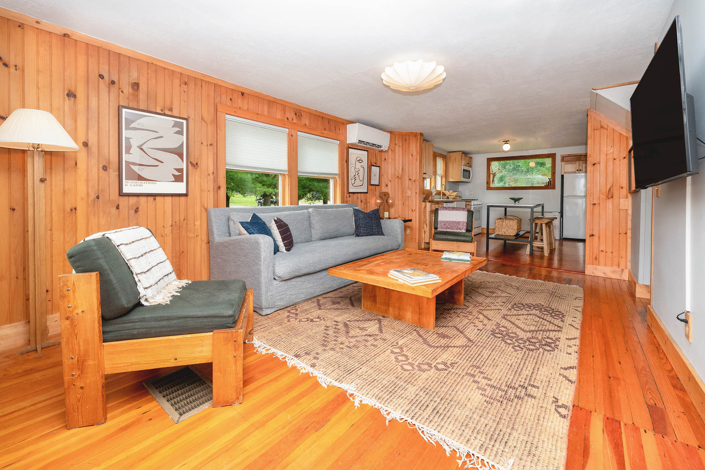 Creekside Cabin Livingroom