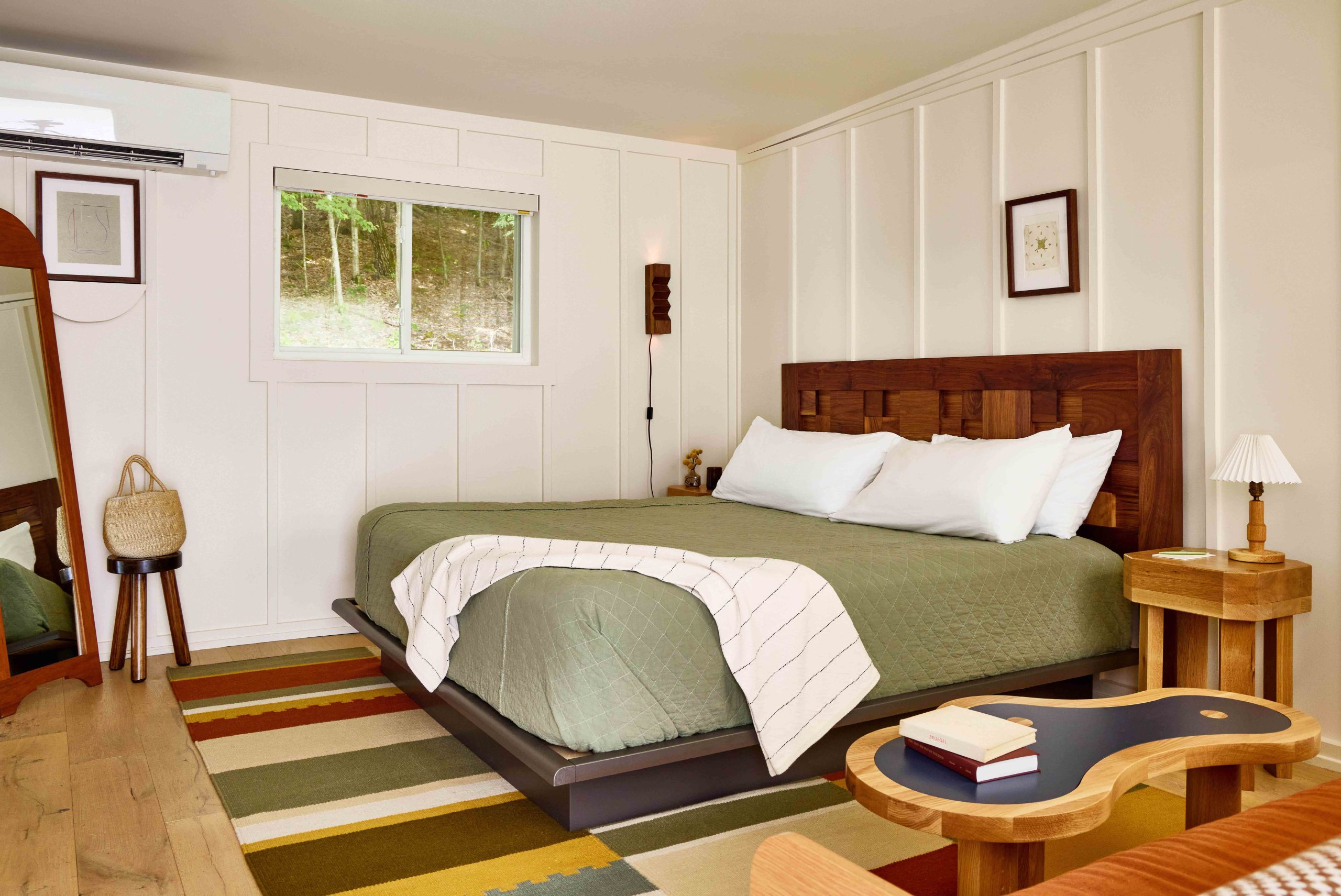 Lake House Standard Queen Guestroom